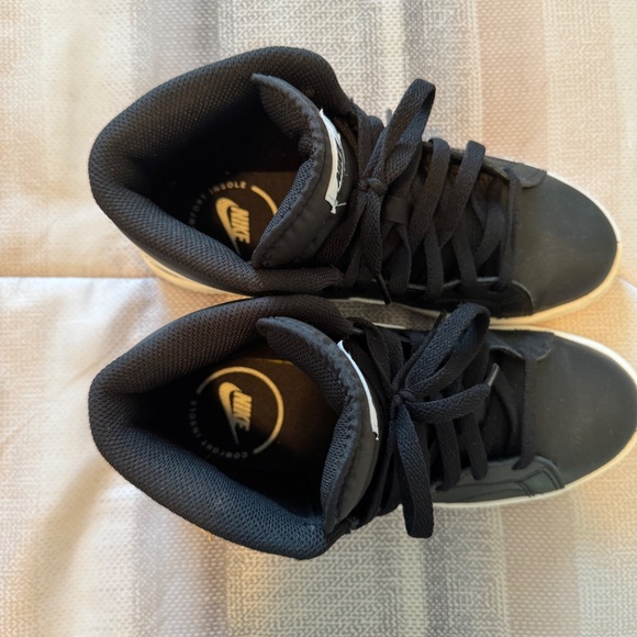 Nike Court Royale (women’s size 6.5) - Picture 3 of 4